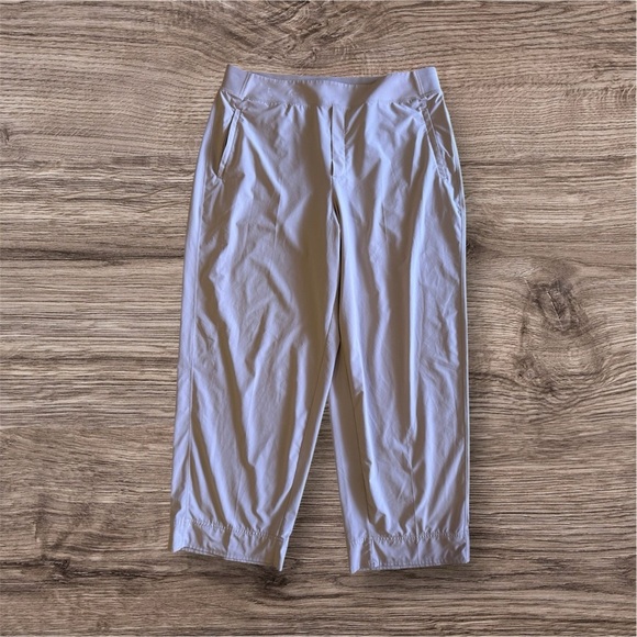 Athleta straight-leg joggers in size 18. These pants have a relaxed fit, a wide - Picture 5 of 16